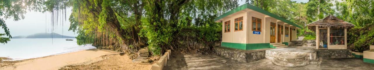 Bunaken Divers Sea Breeze Resort Exterior photo