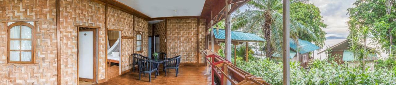 Bunaken Divers Sea Breeze Resort Exterior photo